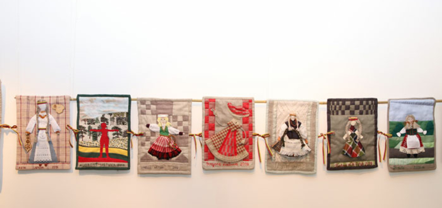 Skiautininkių klubo „Mažeikių lamstas“ skiautinių paroda „18 metų skiautinių taku“