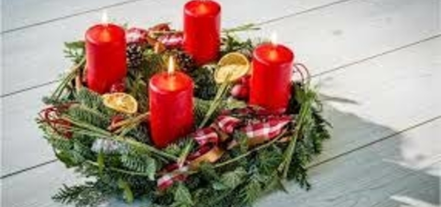 Advento vainikų pynimas