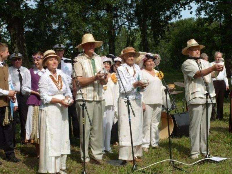 ,,Soēkem, žemaitē, I dėdėli būri !''